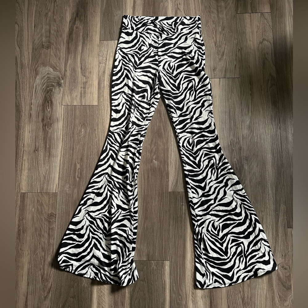 High Waisted Zebra Flare Pants Size Large